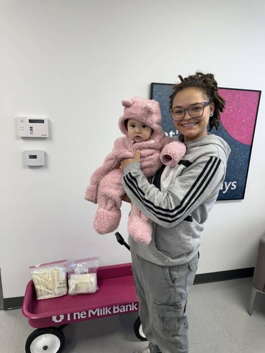 milk donor Deybrian and her daughter